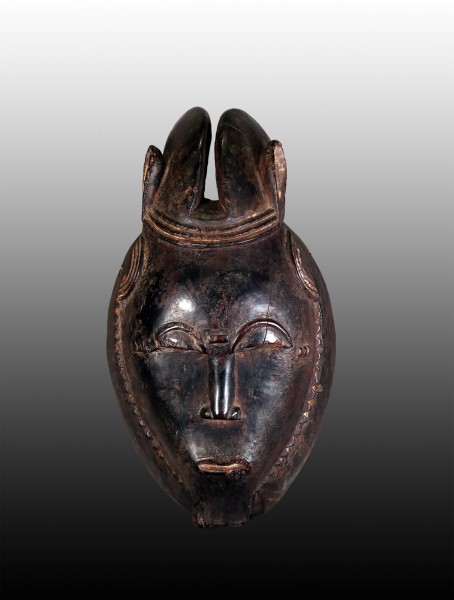 Masque portrait « ndoma » Baulé. Côte d'Ivoire.